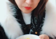 直播小姐姐小吃,小姐姐带你品尝各地特色小吃